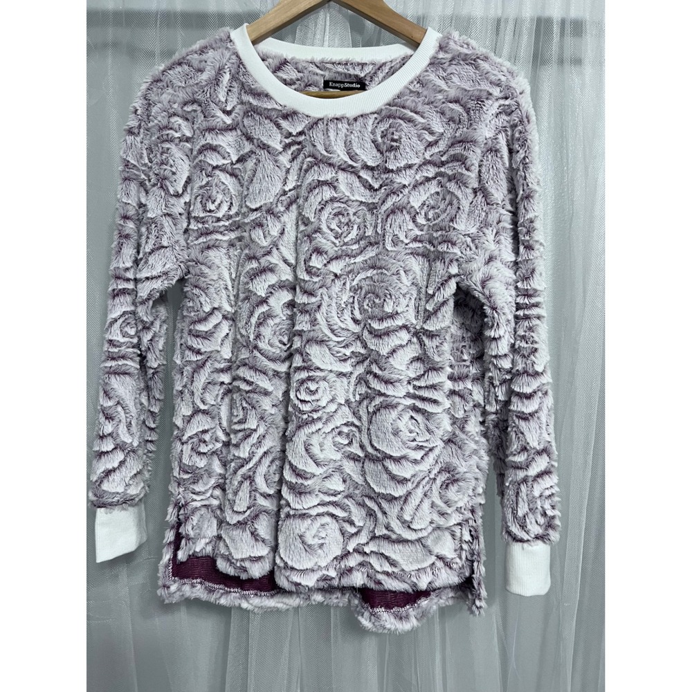 KnappStudio Lavender White Rose Swirl Faux Fur Sweatshirt‎ Medium